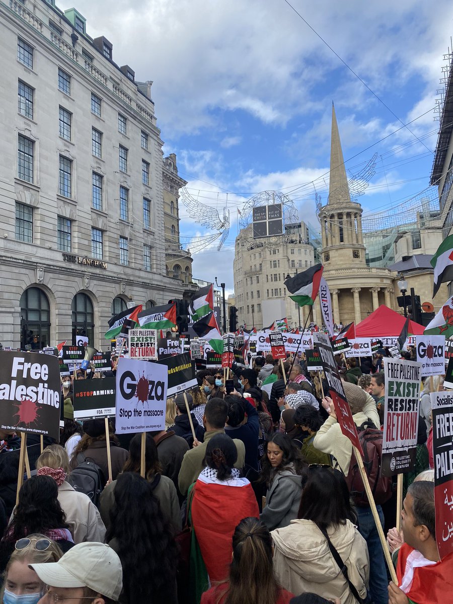 TerrefeJ's tweet photo. London today ⤵️ https://t.co/UaB0QAxzIf