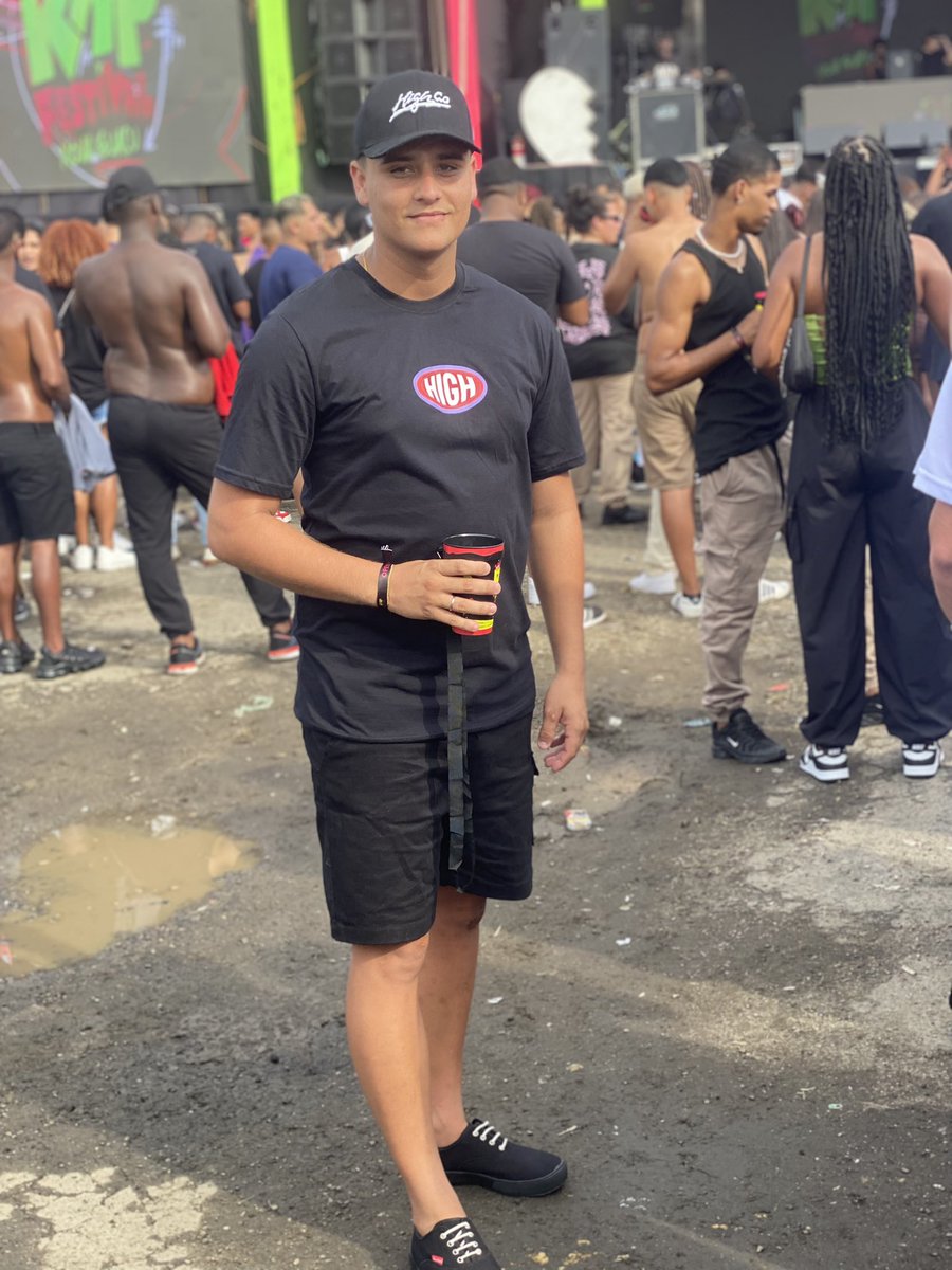 FILHO_021's tweet photo. Que dia louco 🥵 https://t.co/Z2epy8Uiwv