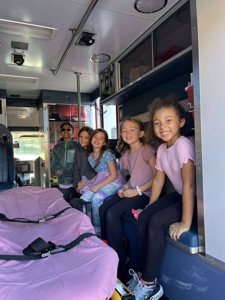 Miss Hanney tweet media