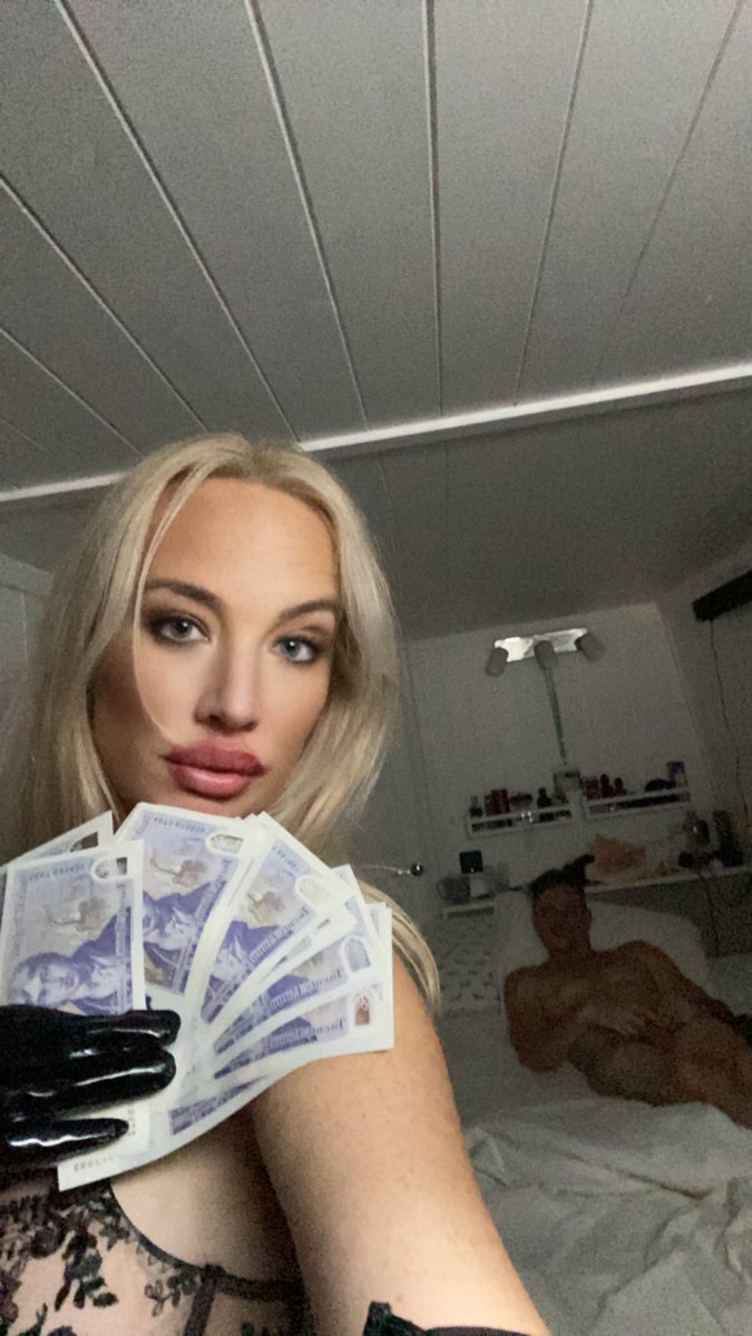 mrmrsfoxx's tweet photo. Fun little #cashmeet in #London last night followed by a wild night with my #hugofoxx
Wish you were here? 😈 I bet you do….
@RtPromoking @rtpromotion1 @pig_promo @FinDommes @KinkedUpUK @FindomFeetslave @cashpigslave1 https://t.co/CIe9cab71i