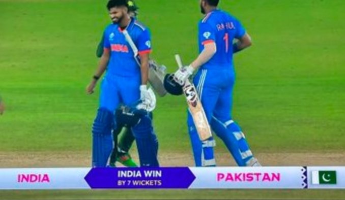 2Arati's tweet photo. #sports #CricketWorldCup2023
#INDvsPAK 
Hurrrrray 🎉
#India beat #Pakistan by 7 wickets.
Congratulations to #TeamIndia🇮🇳 #MeninBlue 💪
#WorldCup2023 #CricketFever #NarendraModiStadium #RohitSharma #ShreyasIyer https://t.co/oGRX4bxgOQ