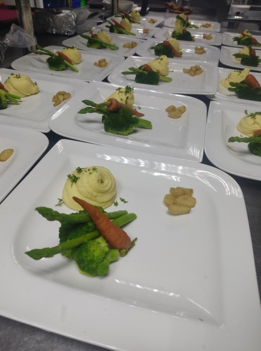 chivienx's tweet photo. Sườn cừu nướng
#rackoflamb
#yummy #food #recipes #platingideas #chefvienx #mlem #ngon #BrandedFeatures https://t.co/kohDZ1G9uh