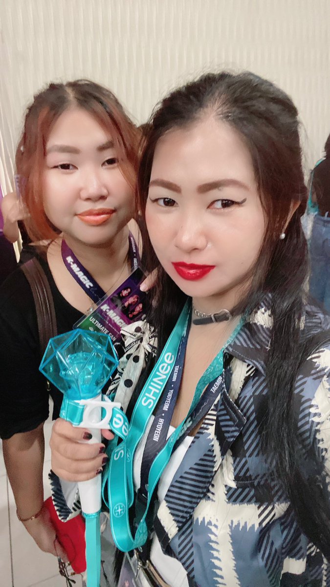 My experience as a Jjakgoong/Shawol who had seen #Taemin for the first time after stanning him &amp; his group for 14 years, 10132023, a thread (better late than never!):

Here’s me &amp; my lil sis <a href="/Trish_Kenstan20/">Trish_MAHALIMAˢᴮ 💕 | formerly “Trish_Ken Stan20”</a> (Jinki biased &amp; Taem enjoyer) btw😅

#SHINee #TAEMIN #KMAGICLIVEinMNL