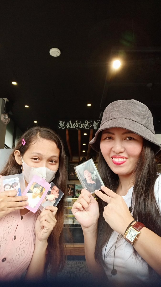 donghaewifeu21's tweet photo. Hello, It's nice to see you po KamsaHAEEEE po sa freebies 💙💙 💙
#ColorMeDonghae
#HappyDonghaeDay https://t.co/80pct2h3l8