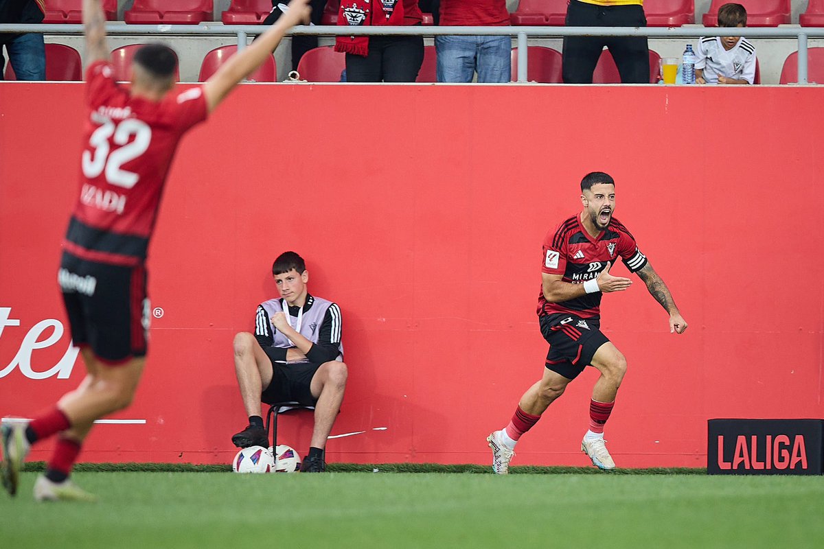 CDMirandes's tweet photo. ©️ Puro ADN jabato

#MirandésTenerife 
#LaDécima ❤️🖤 #AúpaMirandés https://t.co/oI7ET84pEq