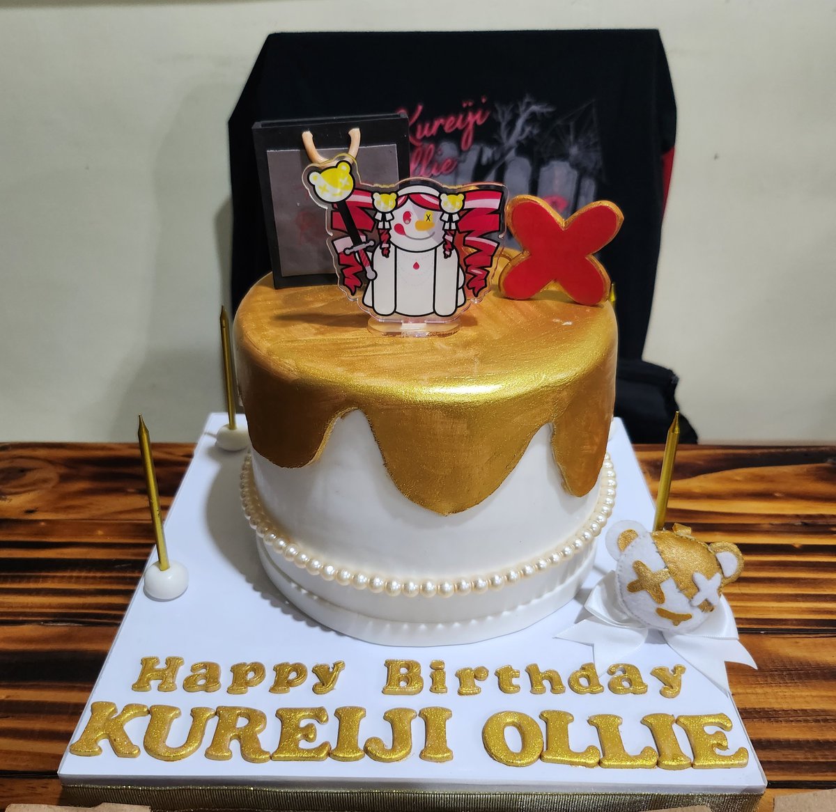 VanniBuni's tweet photo. Happy Birthday Ollie 🎉🎉
Semoga diberikan Kesehatan, kesuksesan , dan keinginannya terkabul

agak sedikit terlambat biar bisa pesta bareng temen yang lain www

and thanks @Sarasenia92 for the Akrilik and Ribbon

#HOLL13DAY23 #kureiji_ollie #graveyART https://t.co/BVtBvsYP10