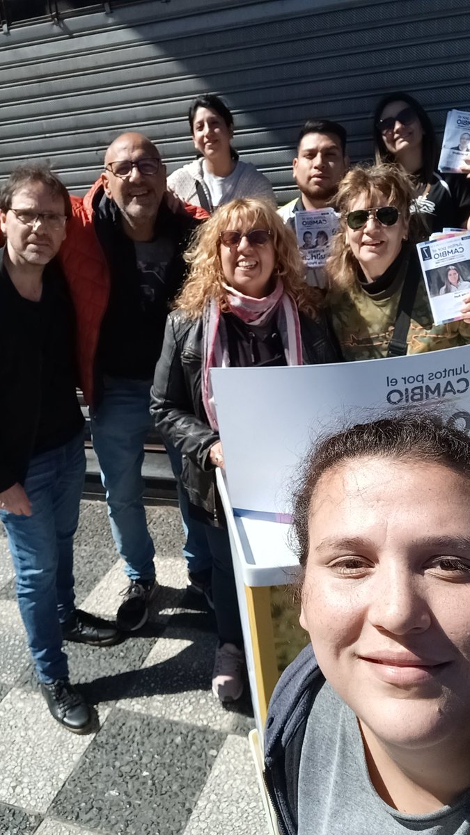 ACiudad7's tweet photo. JxC de la COMUNA 7🇵🇱Recorriendo la comuna y escuchando los requerimientos de los vecinos
@LeanOtero2 candidato a comunero https://t.co/KBroEbAMon