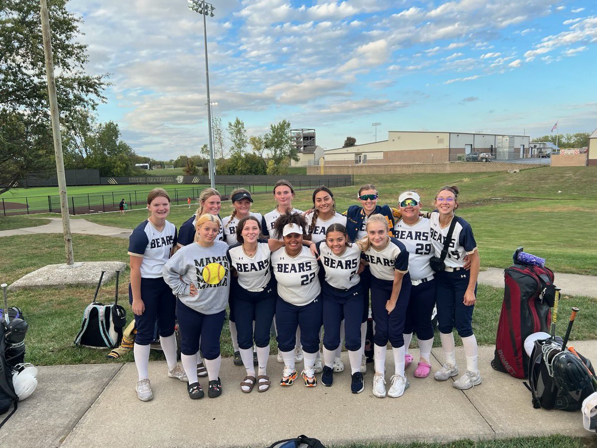 Wishing Chrisman Bears 🥎 luck today. These girls have tenacity mixed with a little sass. Enjoy this moment. ❤️ Proud of all the girls but especially my  #00 <a href="/AlexHawley24/">Alexandria Hawley</a> <a href="/wchs_softball1/">WCHS Softball</a> <a href="/WC_CoachMiles/">Miles ⚾️🥎</a> <a href="/iowa50140/">David Hawley</a> <a href="/wcbearssports/">WC Athletics</a>