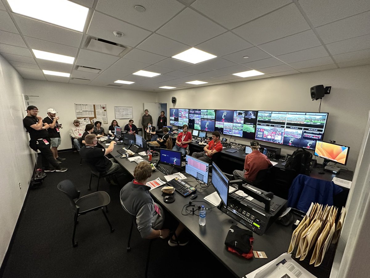 B12Bearcat's tweet photo. Bearcat student video board workers getting ready for todays game vs Iowa State! #Bearcats https://t.co/5CFUBzBBrP