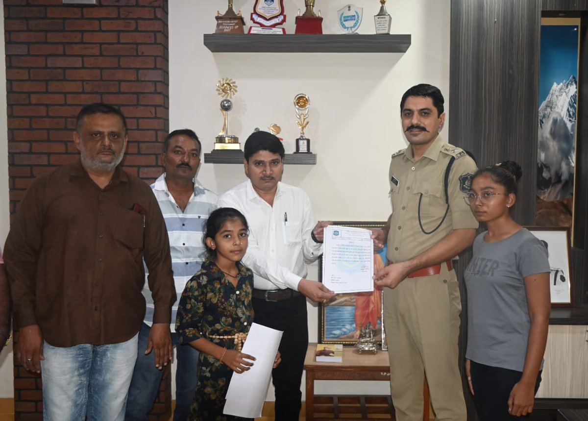 જામનગર જીલ્લા પોલીસ વિભાગમાં ફરજ બજાવતા સ્વર્ગસ્થ શ્રી વસંતભાઈ રાણાભાઈ મિયાત્રાને ફરજ દરમ્યાન વાહન અકસ્માત થયેલ. જેઓને માથાના ભાગમાં ઇજા થતા બે-વર્ષ ઉપરાંતના લાંબા સમય બાદ શ્રી વસંતભાઈ મીયાત્રાનું અવસાન થયેલ હતુ. આ દરમ્યાન તેઓના પત્નિનું પણ દુખઃદ અવસાન થયેલ હતું 1/3