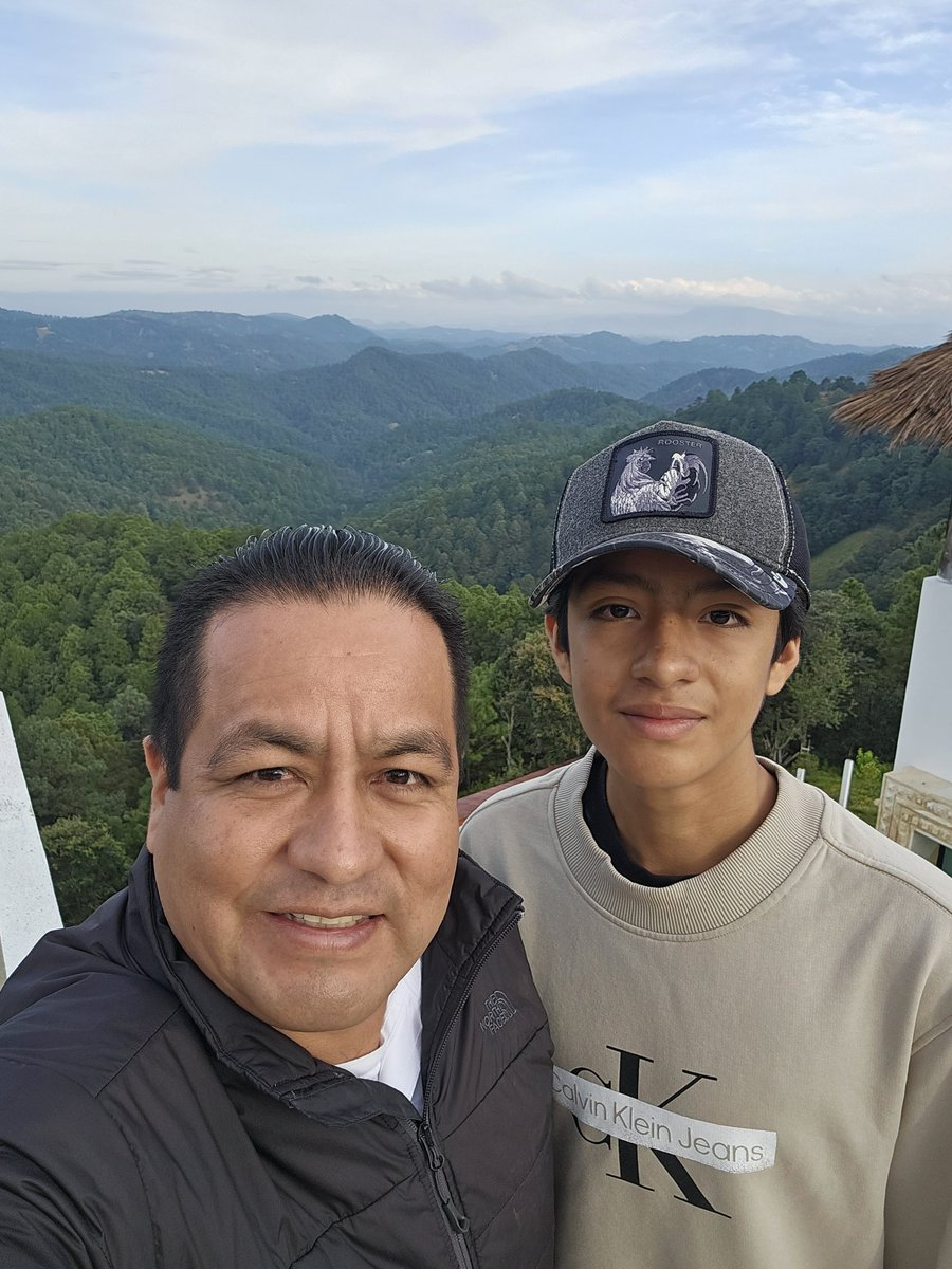 ToryLopezS's tweet image. #BuenosDias Dany y yo les deseamos un feliz fin de semana. Saludos 

#ConduceSeguro