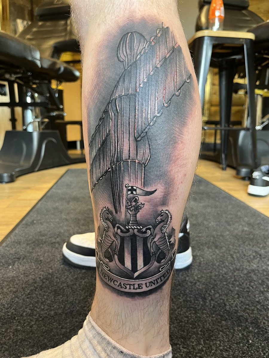 LineItPal's tweet image. Finally got the tattoo I was waiting for over the moon I’m so happy with it UTFM⚫️⚪️⚫️⚪️