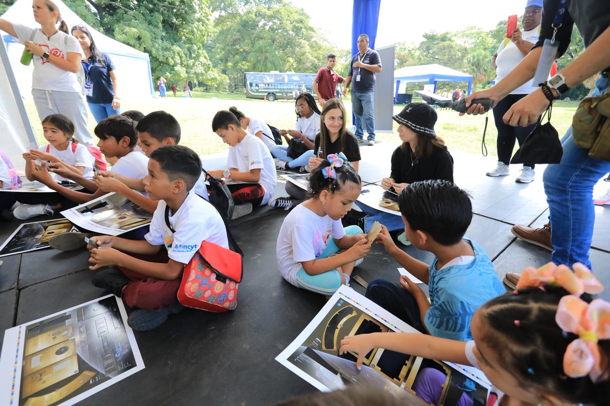 Hoy 14 de Octubre continuemos con el Encuentro Regional de Astronomía y Ciencias Espaciales. Desde el Planetario Humbolt, en el Parque Miranda.

Nos preparamos para disfrutar de la observación del Eclipse Anular Parcial #CienciaParaLaVida