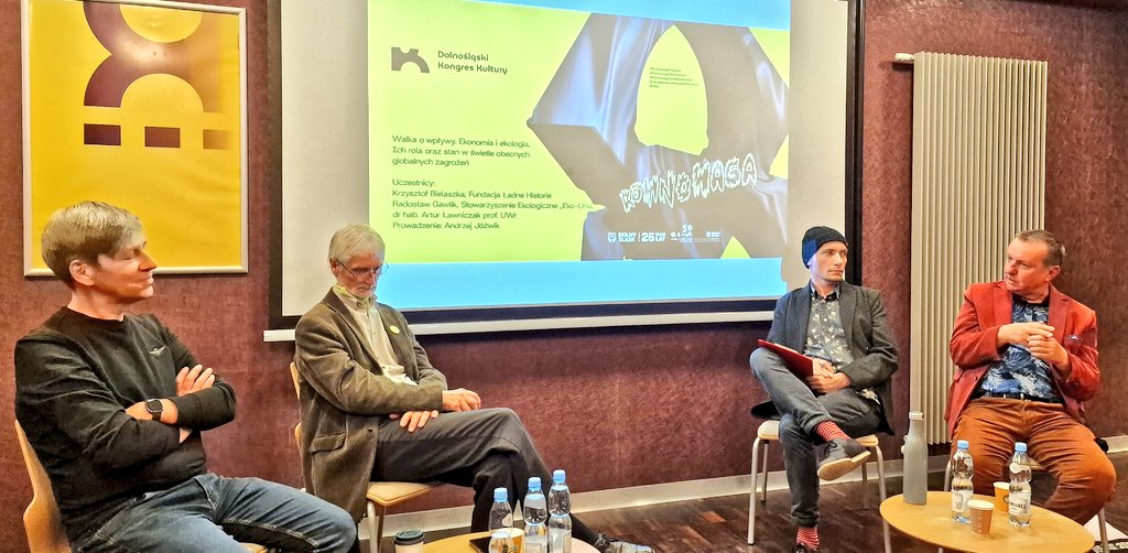 EUinWroclaw's tweet photo. O roli ekonomii i ekologii w świetle globalnych zagrożeń dyskutują dziś na #DolnośląskiKongresKultury w @DCFilmowe: Krzysztof Bielaszke z Fundacji Ładne Historie, @GawlikRadoslaw z @EkoUnia i prof. Artur Ławniczak z @uniwroc. Dyskusję moderuje Andrzej Jóźwik
#Equillibrium https://t.co/LzanhBavhp