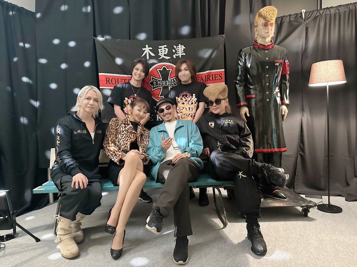 DOZAN11's tweet photo. 氣志團翔やんとHYDEさんと金爆お2人と神田うのちゃん https://t.co/968LMXCXFe