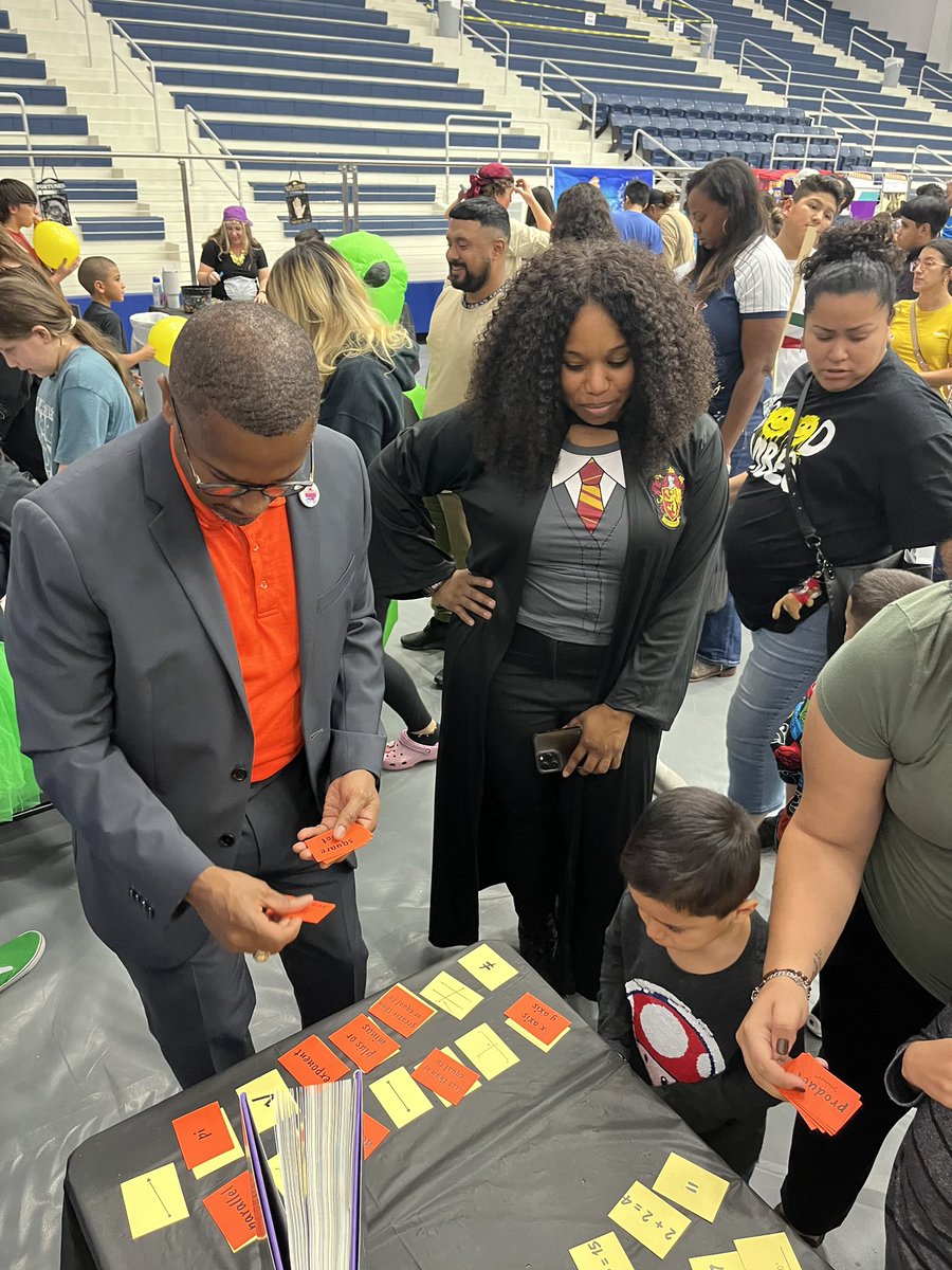 This week was one for the books! 📚We had a blast promoting literacy, numeracy, and cultural awareness through activities in the workplace and with the community! 🌎🎉 #WeAreChannelview #LeadingWithClarity #ELARocks