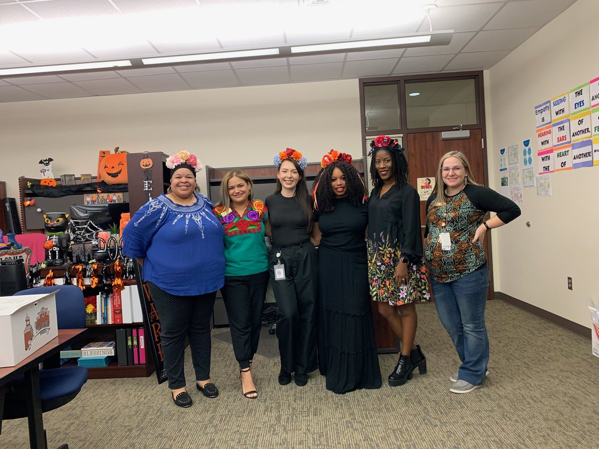 StephanyGonz_'s tweet photo. This week was one for the books! πWe had a blast promoting literacy, numeracy, and cultural awareness through activities in the workplace and with the community! ππ #WeAreChannelview #LeadingWithClarity #ELARocks https://t.co/nlTKBpCroj