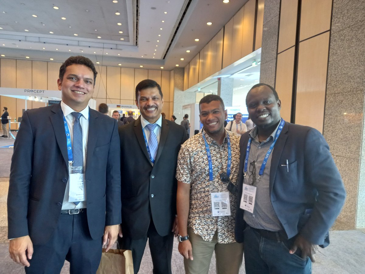 BinsalmanU's tweet photo. Today was a good day, i had the opportunity to meet the talented humble urologists and role models to me. @usioffice #SIU2023 https://t.co/iktYaIxhKg