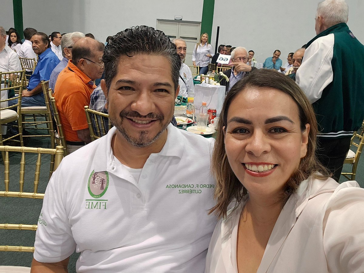elvazleta's tweet photo. Uno vuelve a donde es feliz!!
Los #Inges en el desayuno de la fraternidad de Ex a Fime's https://t.co/Kk9gCmimQA