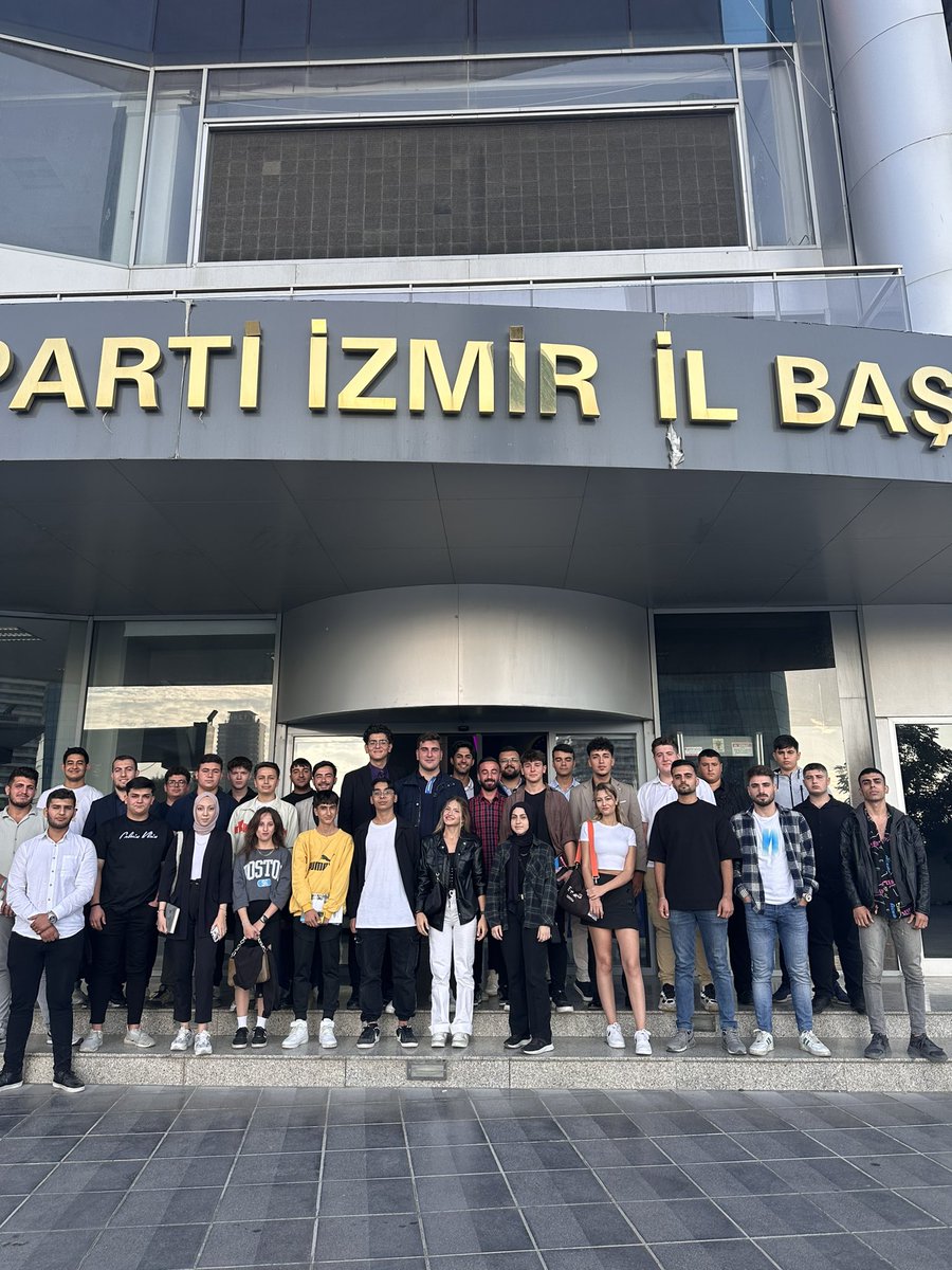 YeniSecmenIzmir's tweet photo. İl Yeni Seçmen Başkanımız Yiğit Küçükali’nin riyasetinde  Yeni Seçmen  ilçe başkanları toplantısını gerçekleştirdik. https://t.co/EKUUHNyKQU