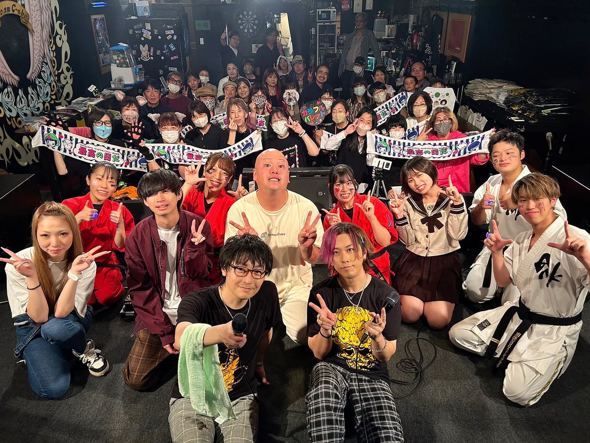 calapale_info's tweet photo. 結成10周年記念ライブ(愛知)無事に終了いたしました！
OAに #天音汐那 さん、コラボゲストに #ミュージック空手 の #闘真 さんを迎え、最高の盛り��がりでした！！
お越しくださった皆様、ありがとうございました！

次回ワンマンライブは
12/16(土)浜松窓枠2F cafeAOZORA(静岡)
ぜひお越しください！ https://t.co/fMv6F7J3f8