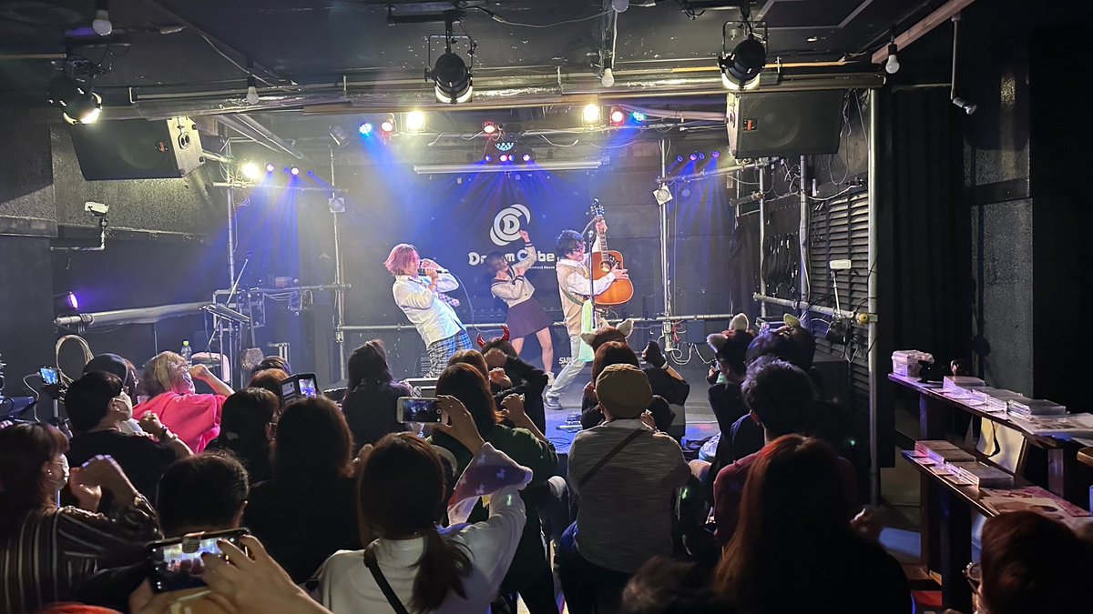 calapale_info's tweet photo. 結成10周年記念ライブ(愛知)無事に終了いたしました！
OAに #天音汐那 さん、コラボゲストに #ミュージック空手 の #闘真 さんを迎え、最高の盛り��がりでした！！
お越しくださった皆様、ありがとうございました！

次回ワンマンライブは
12/16(土)浜松窓枠2F cafeAOZORA(静岡)
ぜひお越しください！ https://t.co/fMv6F7J3f8
