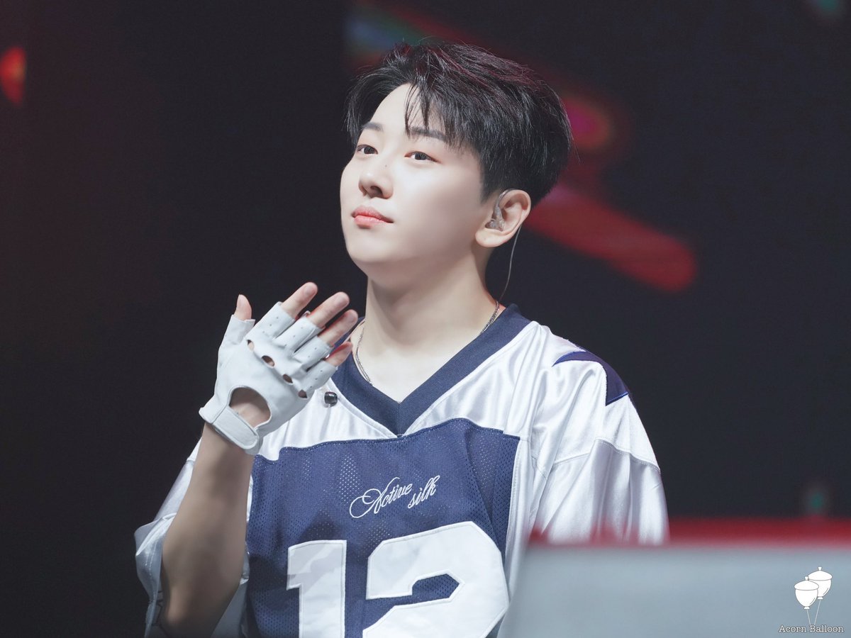 AcornBalloon's tweet photo. 🥳Happy biRTHday🎉
생일축하해 나의 아이돌. 가수. 댄서. 뮤지컬배우. 빛나는 별. 태현💛

230416 MBITIOUS FAN MEETING [WITH US] in TAIPEI   

❤️‍🔥🙂💫

#노태현 #RohTaeHyun #ノテヒョン #テヒョン #盧太鉉 #卢太铉
#HAPPY_TAEHYUN_DAY
#서른번째_태현한날_축하해
#태현아_내게ROH와_줘서고마워 https://t.co/I3tGzhE1ec