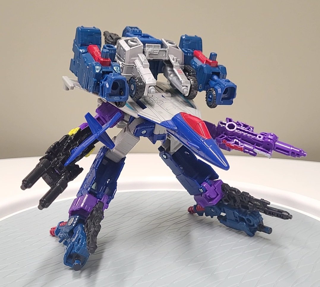 BotBenderOrinj's tweet photo. Whenever I see a cat: Must pet.
Whenever I see a jet Transformer: Must gerwalk.
Featured: Legacy Needlenose and Siege Cog for the Fastpacks and feet
#transformers #macross #robotech #gerwalk https://t.co/ERFQe0fnvp