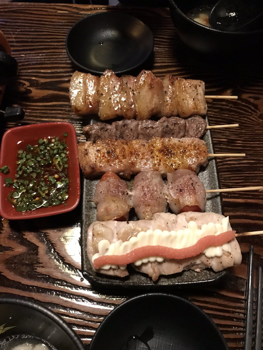 ufo4girl's tweet photo. 홍대 무명요리사 <진심 개짱존맛////
대창전골 속 대창을 저 소스에 찍어 먹으면
진짜 극락이다. https://t.co/smQ3w4JIUD