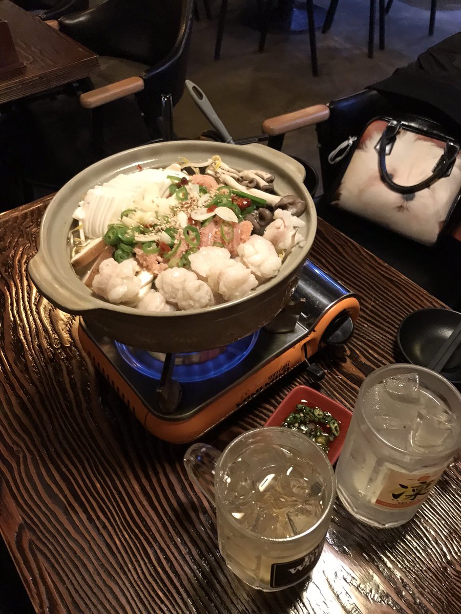 ufo4girl's tweet photo. 홍대 무명요리사 <진심 개짱존맛////
대창전골 속 대창을 저 소스에 찍어 먹으면
진짜 극락이다. https://t.co/smQ3w4JIUD