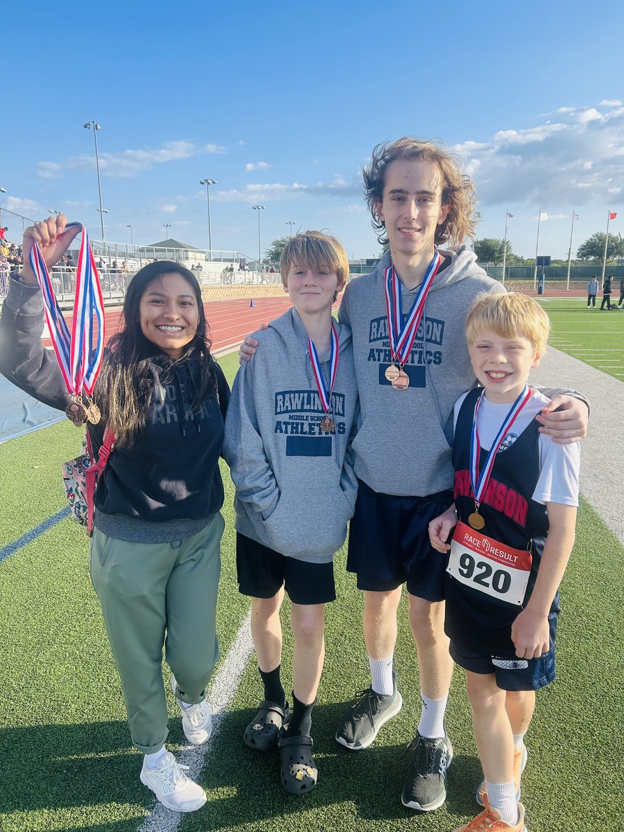 SherryMireles's tweet photo. Beaming with pride this morning! Congrats to all the kids in this inaugural year of middle school XC! We came, they ran, we cheered, they🏅 medaled! @MrGomezNISD @AmySerda @NISD_Athletics https://t.co/B0Jeg1XRGw