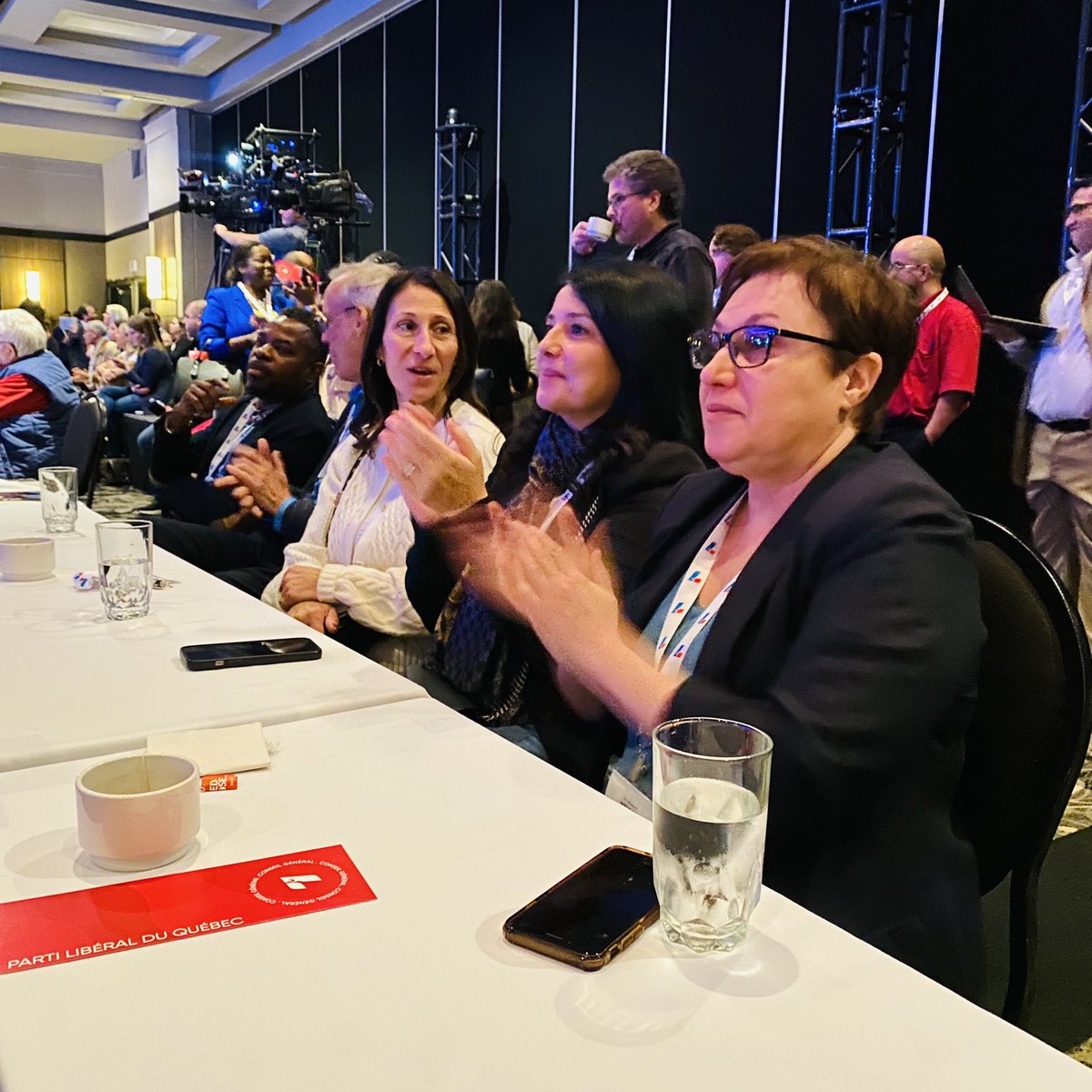 Au Conseil général du <a href="/LiberalQuebec/">Parti libéral du Québec</a> avec mon équipe ! #PolQc 👥👏