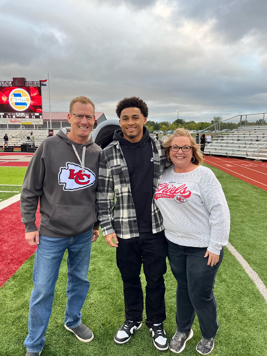 Had the absolute pleasure of meeting <a href="/trent_mcduffie/">Trent McDuffie</a> today! Amazing guy on and off the field.