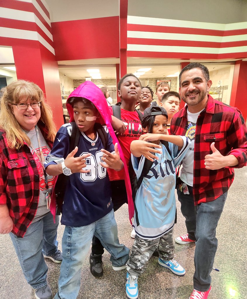 jloz82's tweet photo. These are a few memories we had this HoCo week at @CrosbyMSCougars! It was a blast and I enjoy seeing out students making memories with their peers. #HoCoWeek2023 #CMS23 #WeDareToSucceed #MovingForward https://t.co/fmks4hMkst
