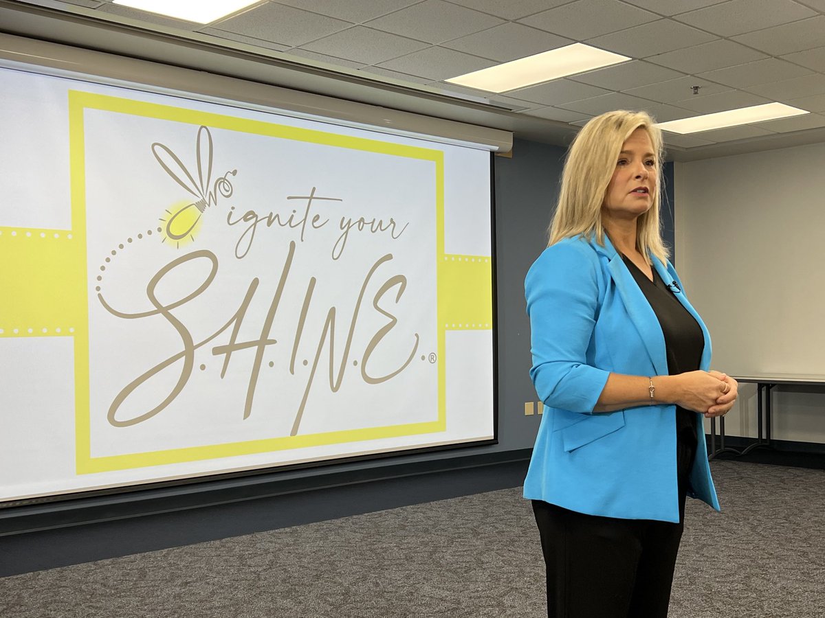 AmandaLMarch's tweet photo. ✨Igniting our S.H.I.N.E. with @LaVonnaRoth at the FASCD Women in Ed Leadership Conference! @igniteyourSHINE @fascd #igniteyourshine https://t.co/ye61yK0hGH