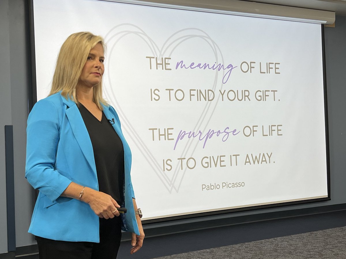AmandaLMarch's tweet photo. ✨Igniting our S.H.I.N.E. with @LaVonnaRoth at the FASCD Women in Ed Leadership Conference! @igniteyourSHINE @fascd #igniteyourshine https://t.co/ye61yK0hGH