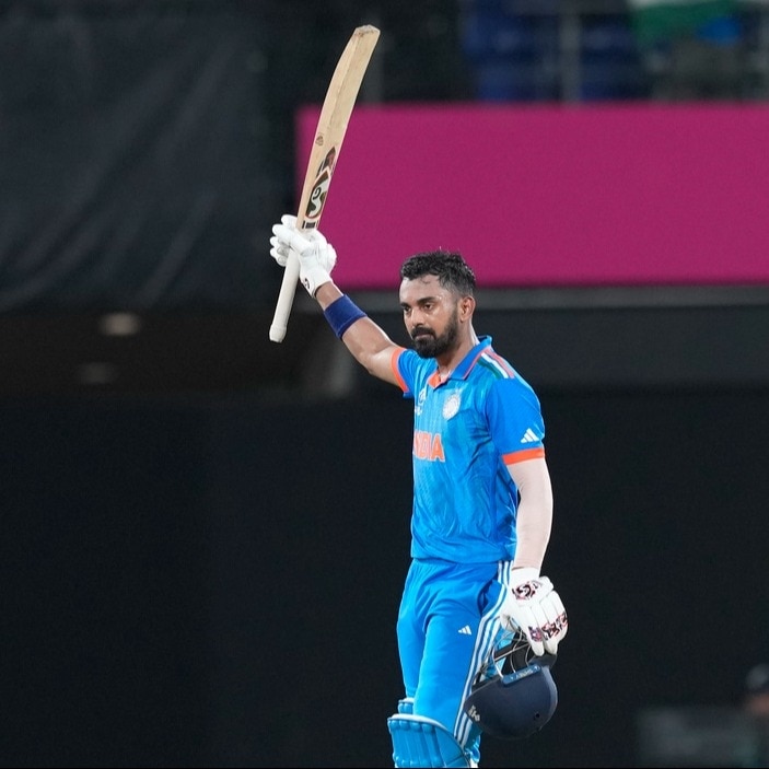 SoumyaTweets6's tweet photo. Your comeback has to be better than your setback .
#ViratKohli𓃵 #RohitSharma𓃵 
#JaspritBumrah🐐 #KLRahul
#ICCCricketWorldCup23 https://t.co/pLXkCXctAP