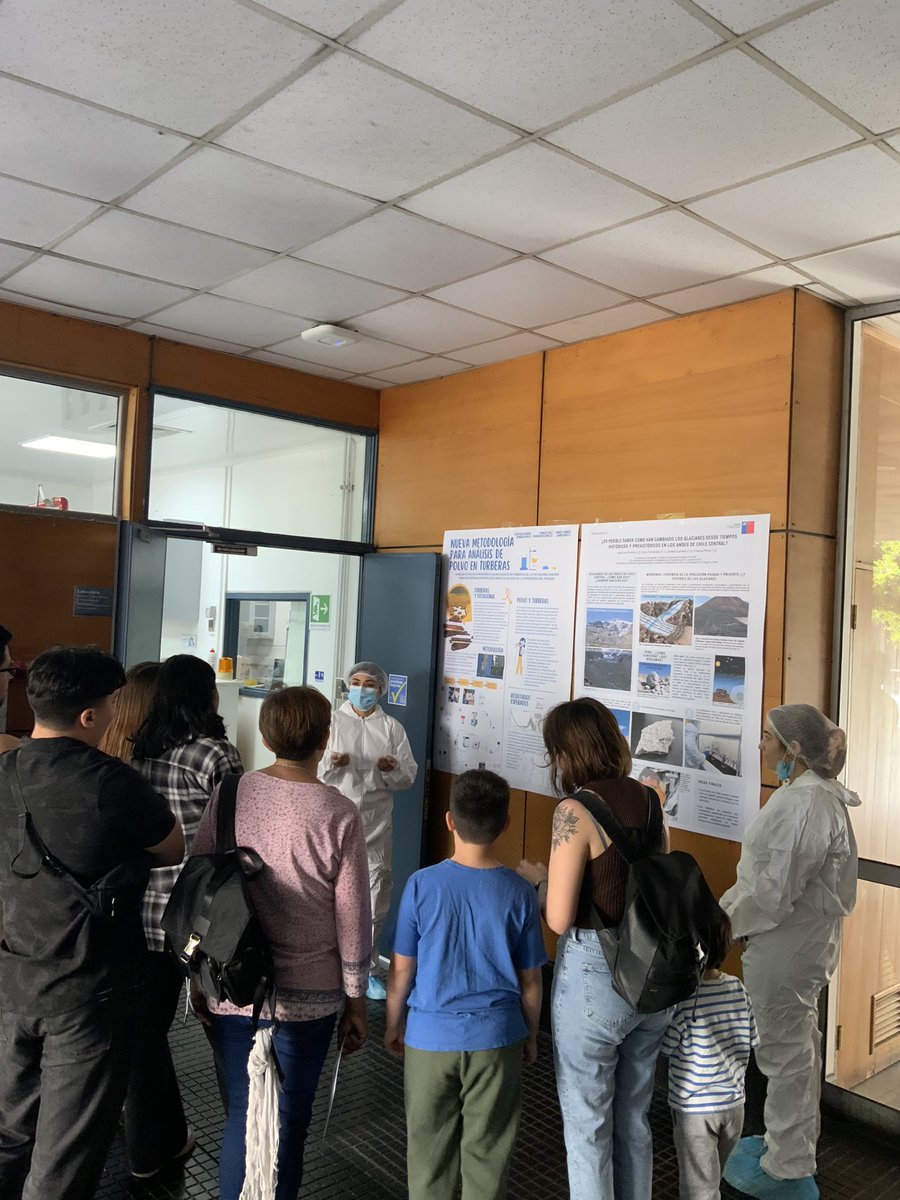 HGCP_UC's tweet photo. Comienza el (Re) encuentrazo en nuestra Facultad . Te esperamos hasta las 14.00 horas con música en vivo, conferencias, talleres para niños y mucho más. https://t.co/LH4u9HXzzH