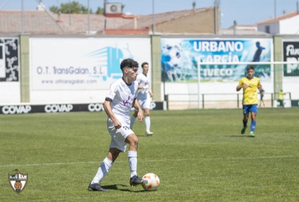 Hugo Fuentes jugador más regular del <a href="/C_DPozoblanco/">CD Pozoblanco</a> recibirá el 55° Trofeo de la Peña <a href="/AtletiPozo/">Peña Atletico Pozo</a> de manos de Juan Dueñas, expresidente del club.

El Trofeo se entregará el domingo, 15 de octubre en el partido que disputarán el <a href="/C_DPozoblanco/">CD Pozoblanco</a> y  <a href="/AtcoEspeleno/">𝘼𝙏𝙇𝙀𝙏𝙄𝘾𝙊 𝙀𝙎𝙋𝙀𝙇𝙀Ñ𝙊</a>
