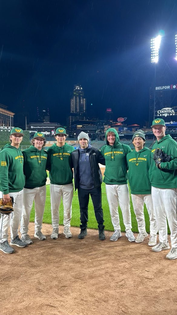 Alex Aiuto (@aaiuto16) on Twitter photo Future is bright in DET!🔰 Great time seeing these dudes!
<a href="/GabeZeldes/">Gabe Zeldes</a> <a href="/Drew_Hill2005/">Drew Hill</a> <a href="/will_demasse/">Will DeMasse</a> Future is bright in DET!🔰 Great time seeing these dudes!
<a href="/GabeZeldes/">Gabe Zeldes</a> <a href="/Drew_Hill2005/">Drew Hill</a> <a href="/will_demasse/">Will DeMasse</a>