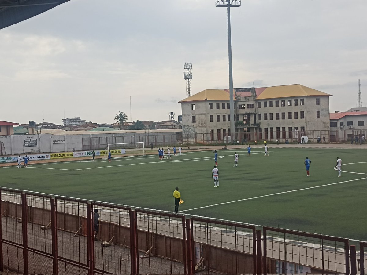 AKURE TOWNSHIP STADIUM... SUNSHINE 0 vs 0 HEARTLAND.

I am here for sunshine stars ✌️
@SunshineFCAkure @Tomide_Akinbote @MrTomide @Olomoge_ @CB_Olusa