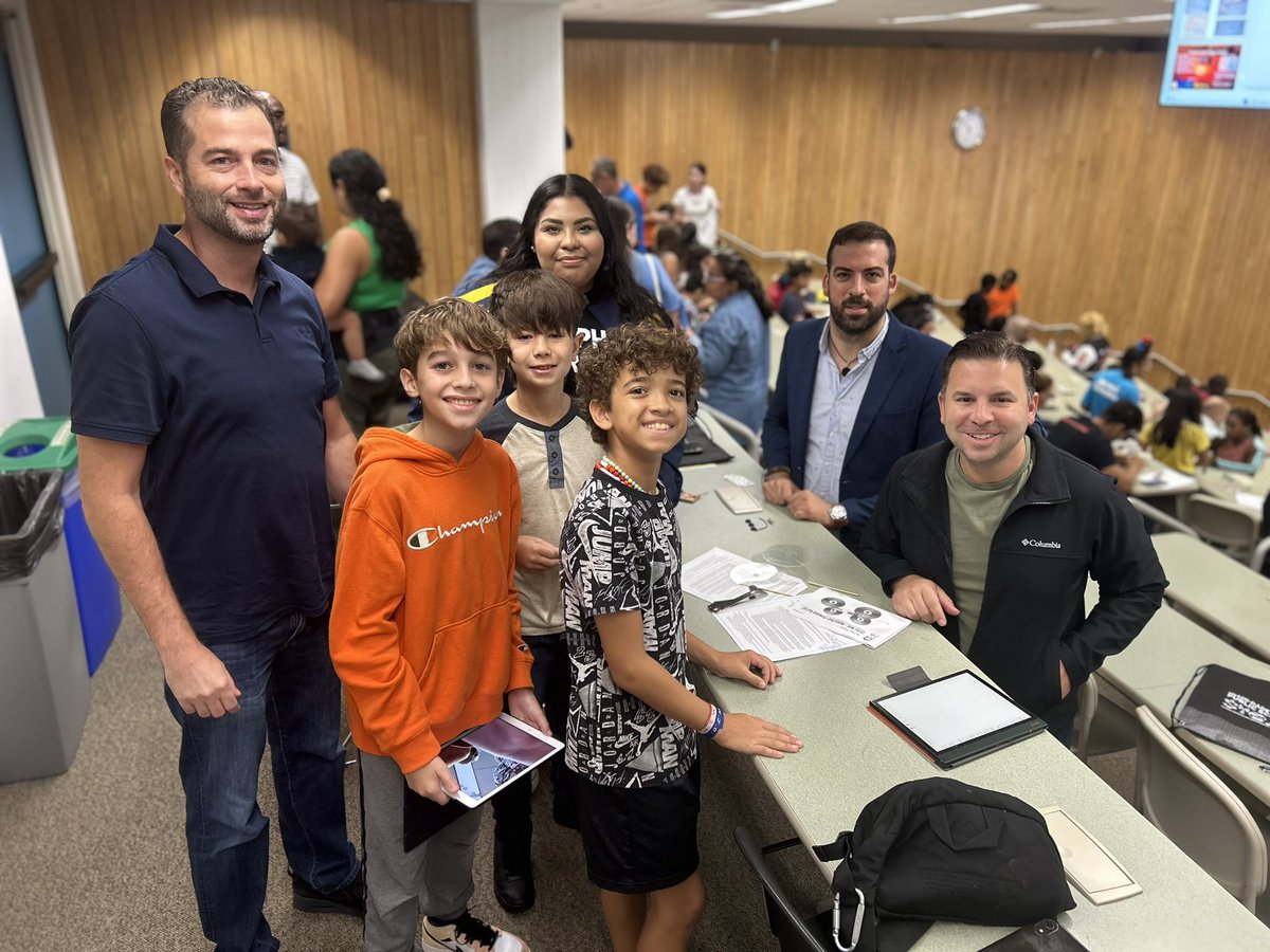 MDCPSSci's tweet photo. Thank you Mr. Espino @DannyEspinoD5 🙏 and all of our parents and students @MDCPS for your commitment to our students in today’s Mousetrap Car Workshop. 

#ScienceInALLGradesMDCPS  #YourBestChoiceMDCPS 

@AileenVega123 @WendyForteza @DaneMDCPS @NestorEMarcia @MDCPSSTEAM https://t.co/mIzXLz6wxb