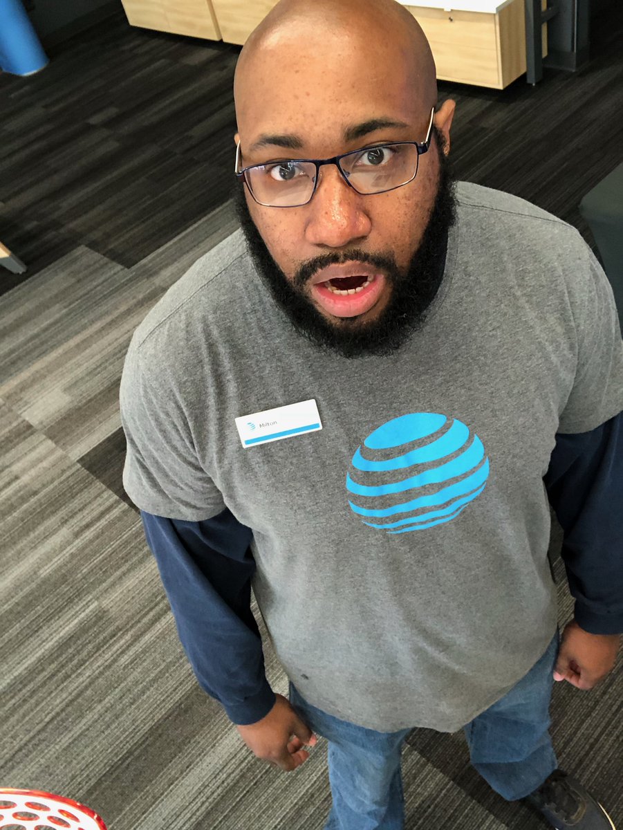 MiltonRD81's tweet photo. #flashback #Throwback #attretail #att #LifeAtATT https://t.co/Xkm0ZC1U6n