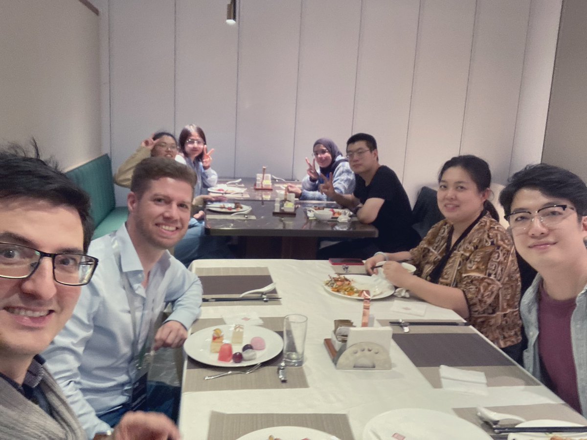 PalmaLab_'s tweet photo. Our first in-person IOP-HU ECR conference co-organised by @IRISAdlershof @HumboldtUni in Liyang is at its full strength, feat. rotational 18T STM (S Pan), spatial pm-resolution Raman (ZC Dong), and esp. appearance by B. Haas (EELS Nion TEM) with our group https://t.co/DYh7l2arOv