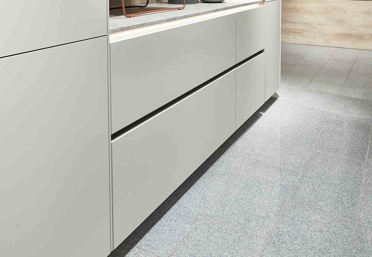 kstarPT's tweet photo. FABRICAMOS A SUA COZINHA À MEDIDA!
Para nós, o selo "Made in Germany" vai muito além da nossa unidade de produção.
https://t.co/gLoooFSS32 https://t.co/1QRHZfFmhD