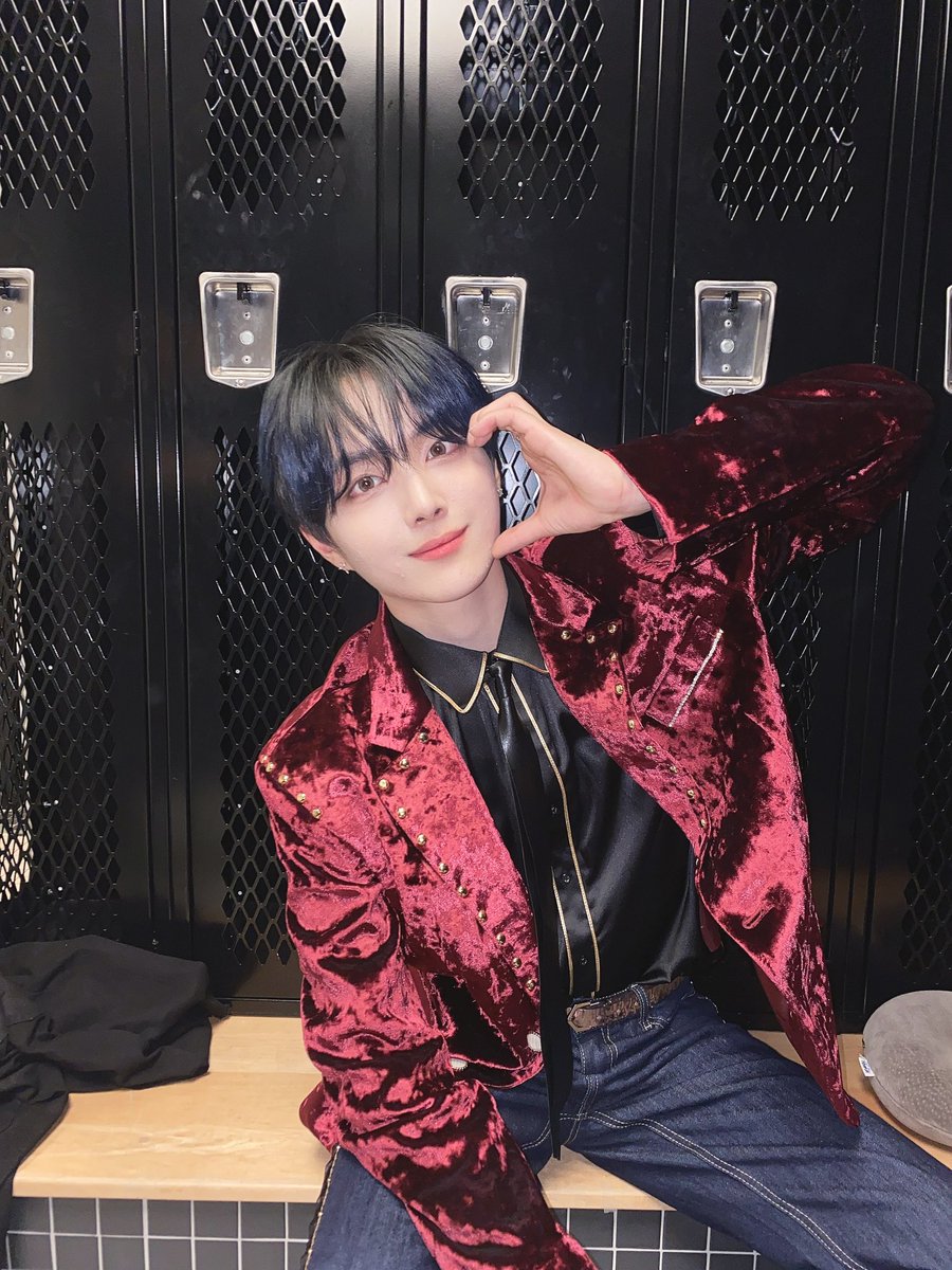 NINE_i_Firstone's tweet photo. [#반]

Thank you Utah 😘

#NINEi #나인아이 #NEW_MIND #Turn_it_off #NINEi_Turn_it_off https://t.co/XcDyKysBgC