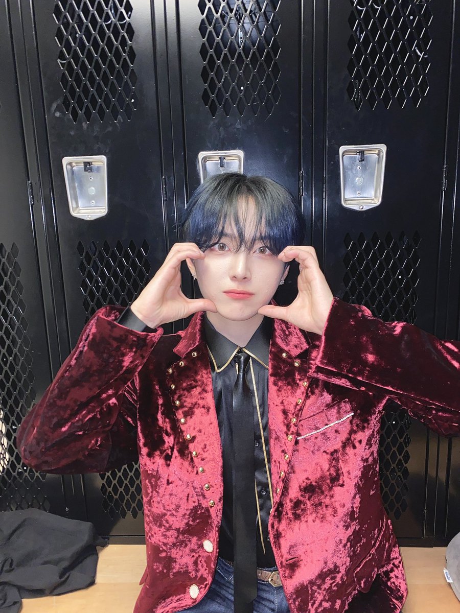 NINE_i_Firstone's tweet photo. [#반]

Thank you Utah 😘

#NINEi #나인아이 #NEW_MIND #Turn_it_off #NINEi_Turn_it_off https://t.co/XcDyKysBgC