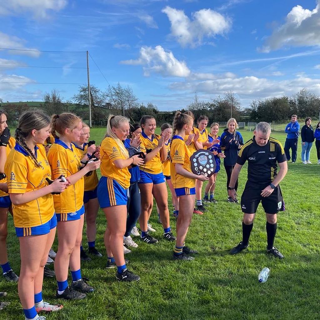 the_Barrs's tweet photo. 🔷🔶 U16 COUNTY CHAMPIONS 🔶🔷

BARRS see out a terrific second half comeback to be crowned U16 D3 COUNTY CHAMPIONS! 🤩🤩

BARRS 3:03 
Bantry Blues 0:11 

Another historic moment for our newest section 💙💛

👏 Well done to all involved 👏 https://t.co/9GyUsVAgVR