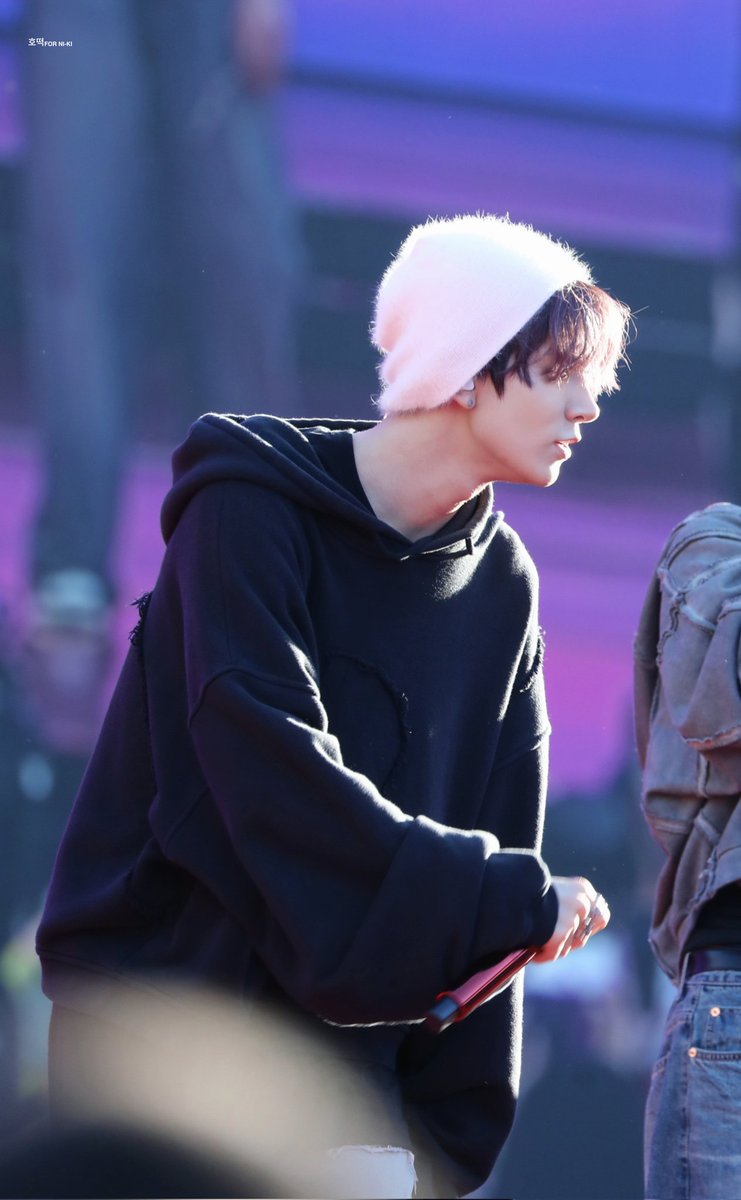 생일 축하해💜

#AceCardHEESEUNG 
#낭만으로_가득할_희승이의_계절