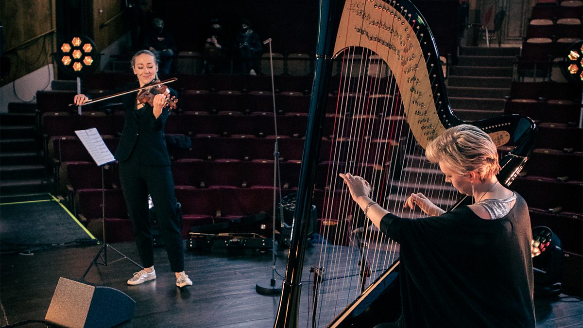 A chance to hear @AoifeNiBhriain and @CatrinFinch tell us about their brand new album, Double You tonight, and hear a few tracks. 10pm @RTElyricfm . A rugby free zone.